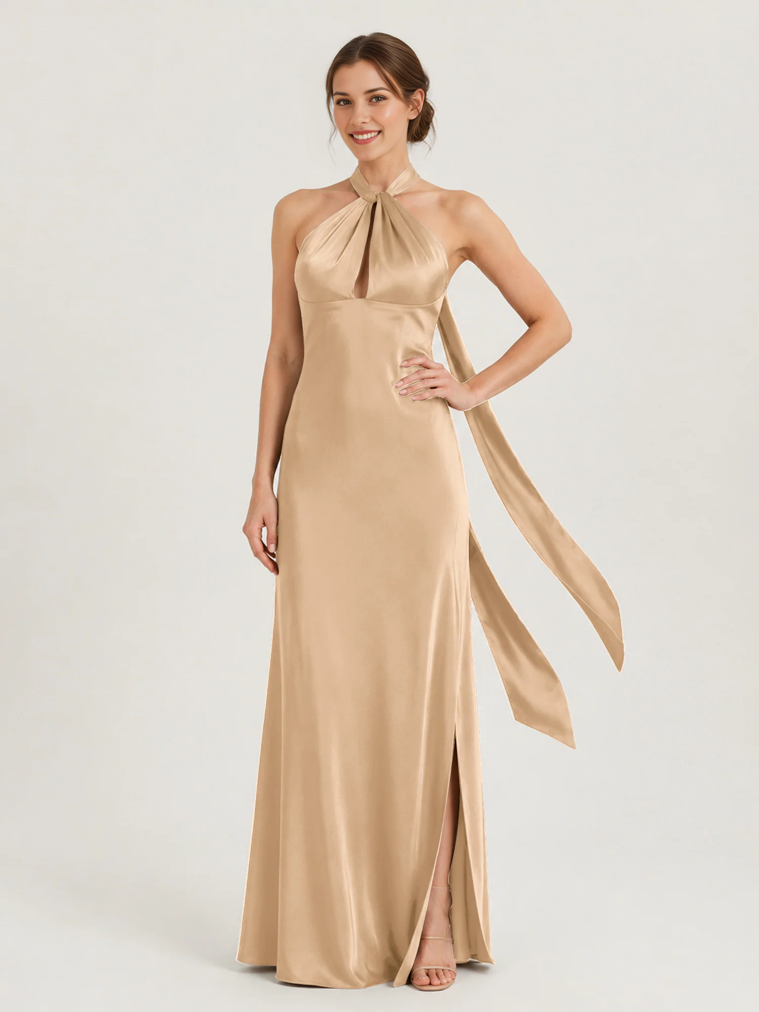 Vestido largo de dama de honor con hombros descubiertos, escote corazón, cintura plisada de tul y lazo en la espalda.