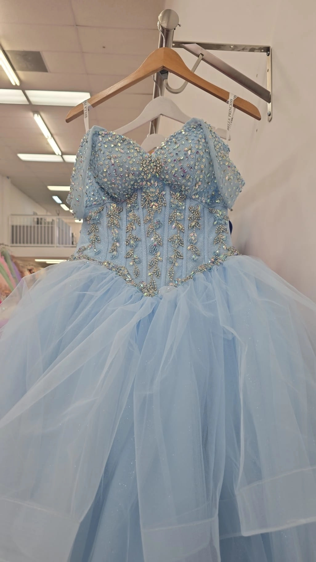 Fairy‑tale Ball Gown Sweetheart Off‑Shoulder Corset Back Chapel Train Quinceanera Dress