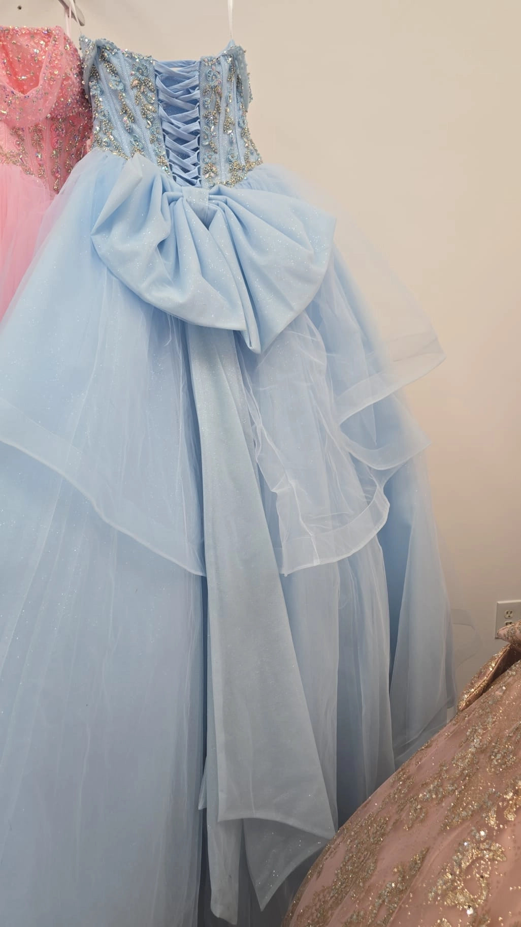 Fairy‑tale Ball Gown Sweetheart Off‑Shoulder Corset Back Chapel Train Quinceanera Dress