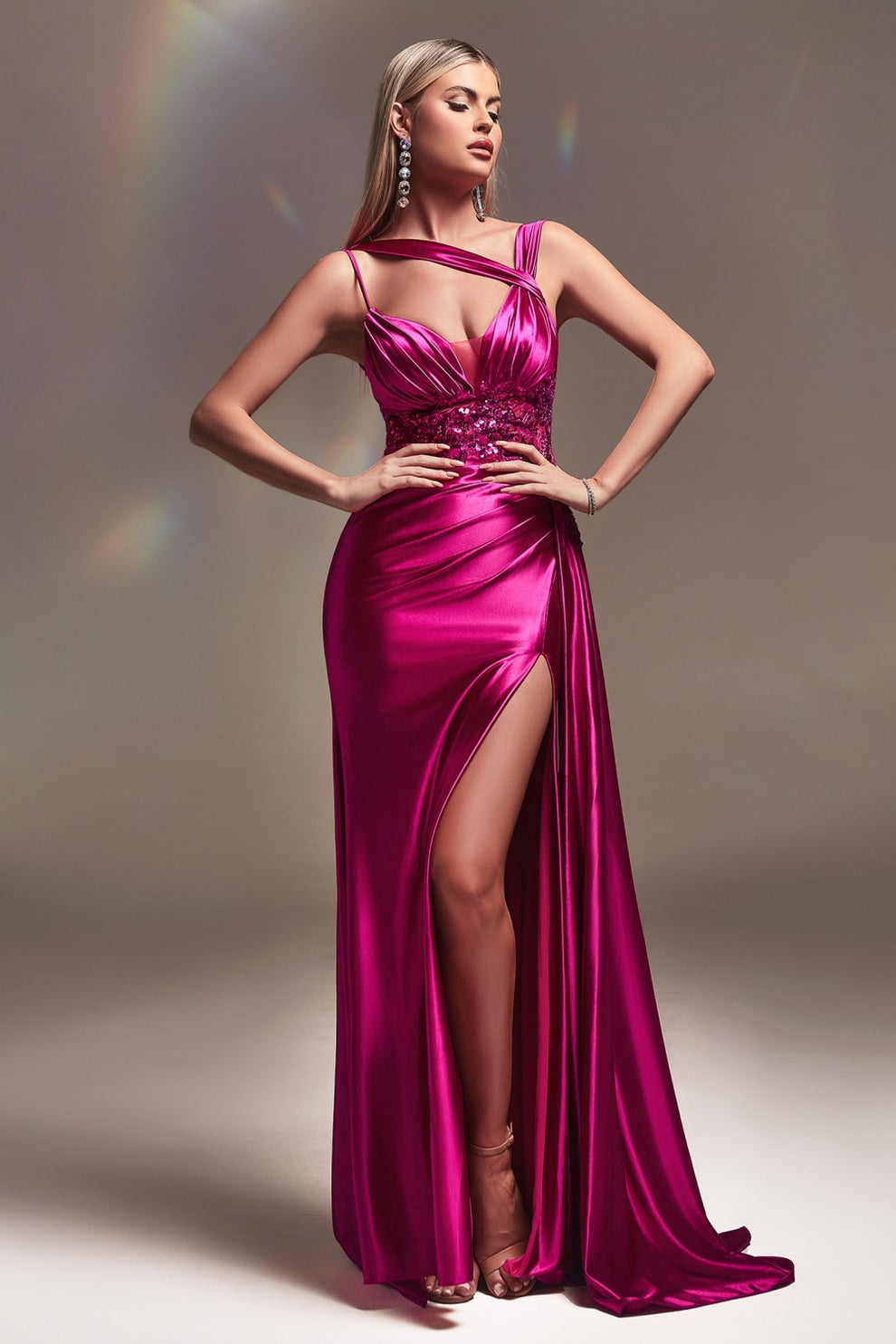 Vestido de sirena de satén con tirante asimétrico, escote corazón, cintura embellecida con cuentas, abertura alta, formal para fiesta de graduación e invitadas de boda