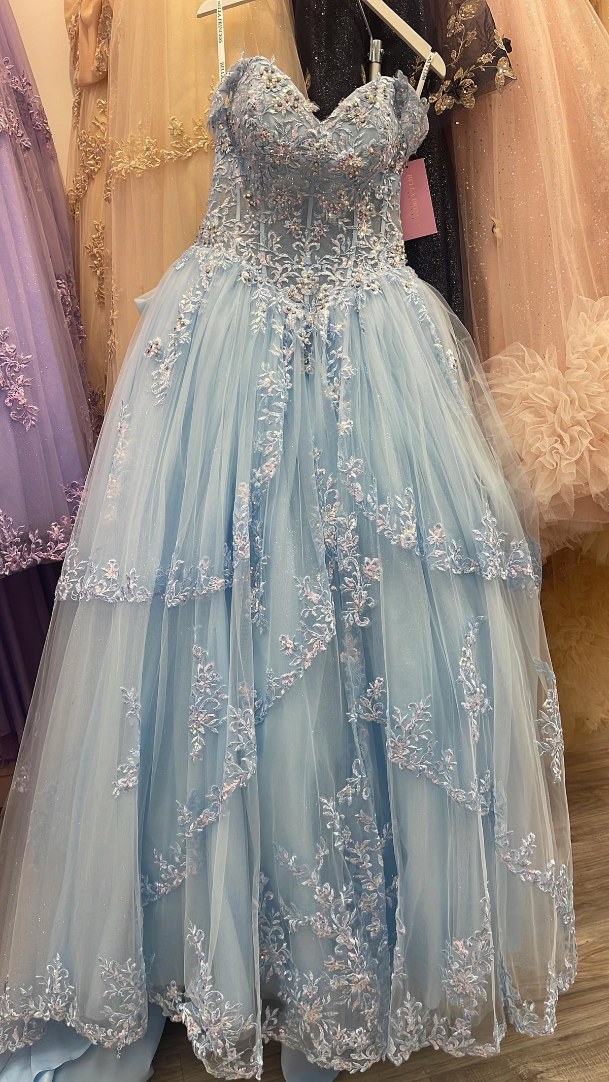 Elegant Ball Gown Sweetheart Off‑Shoulder Corset Back Court Train Quinceanera Dress