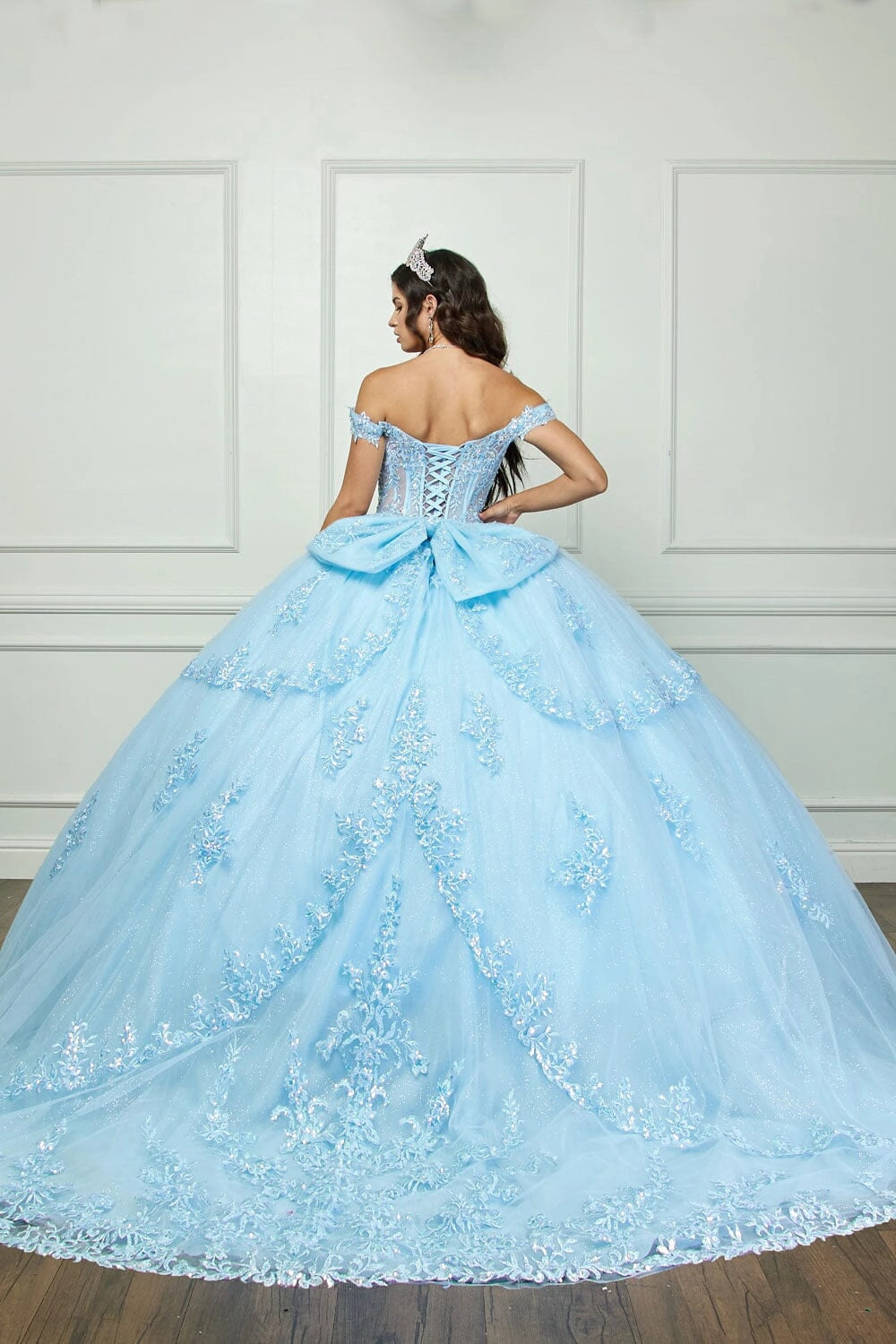 Elegant Ball Gown Sweetheart Off‑Shoulder Corset Back Court Train Quinceanera Dress