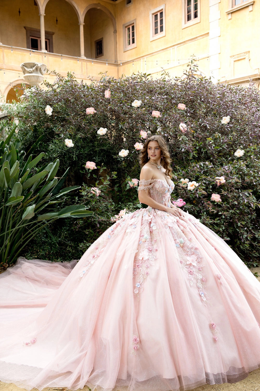 Dreamy Ball Gown Sweetheart Off‑Shoulder Corset Back Chapel Train Quinceanera Dress