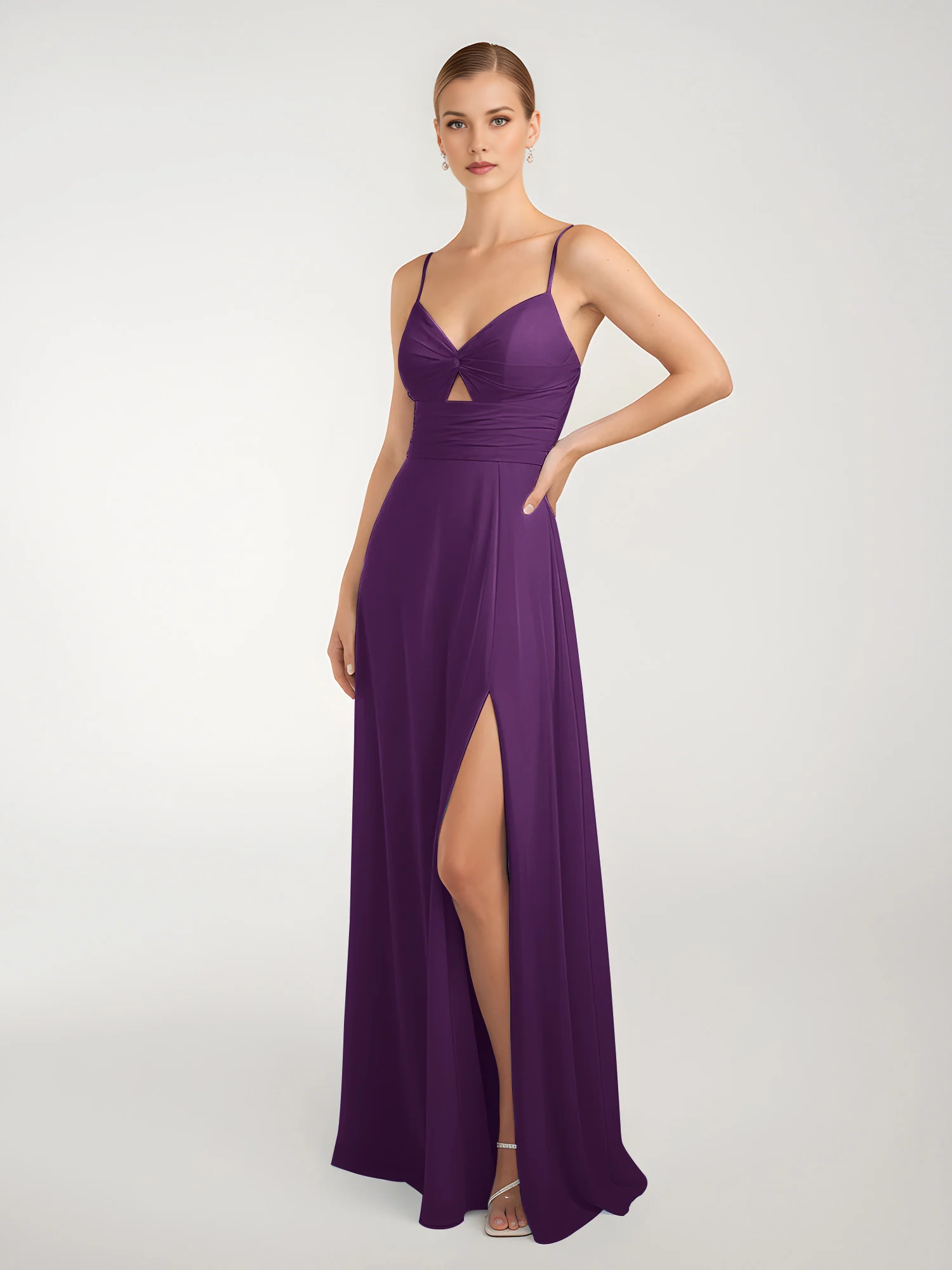 Vestido de dama de honor largo hasta el suelo de raso con cuello desbocado, tirantes finos y espalda cruzada