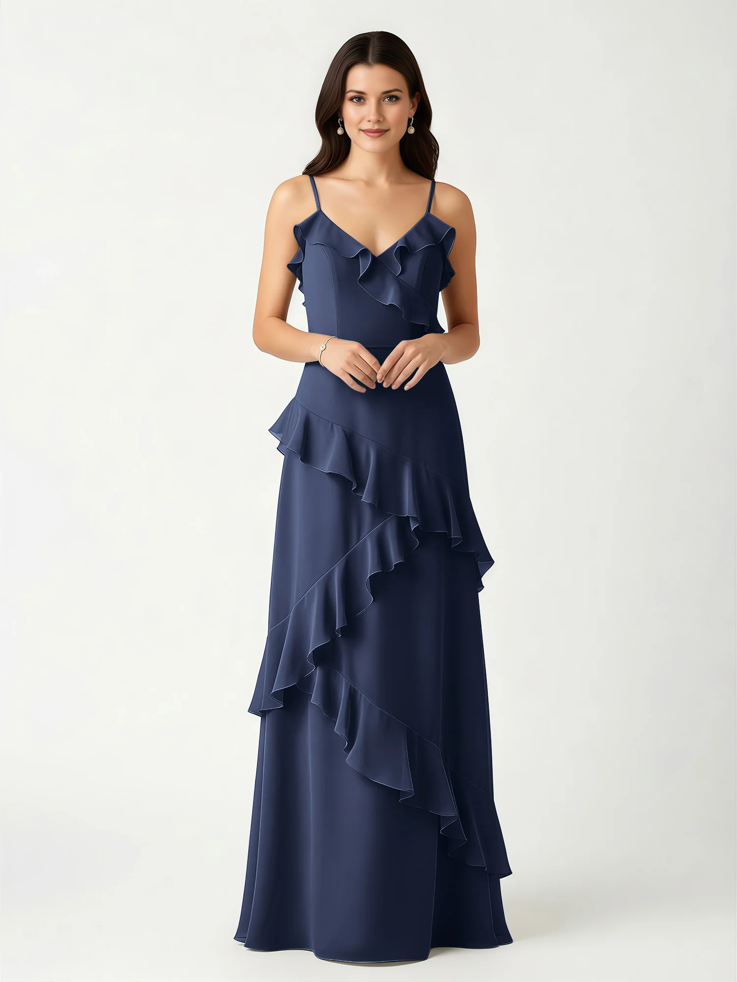 Vestido largo de dama de honor de chifón con cuello de pico, tirantes finos y volantes asimétricos