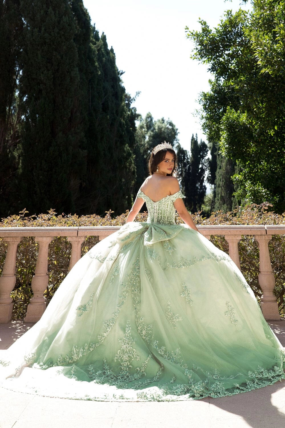 Elegant Ball Gown Sweetheart Off‑Shoulder Corset Back Court Train Quinceanera Dress