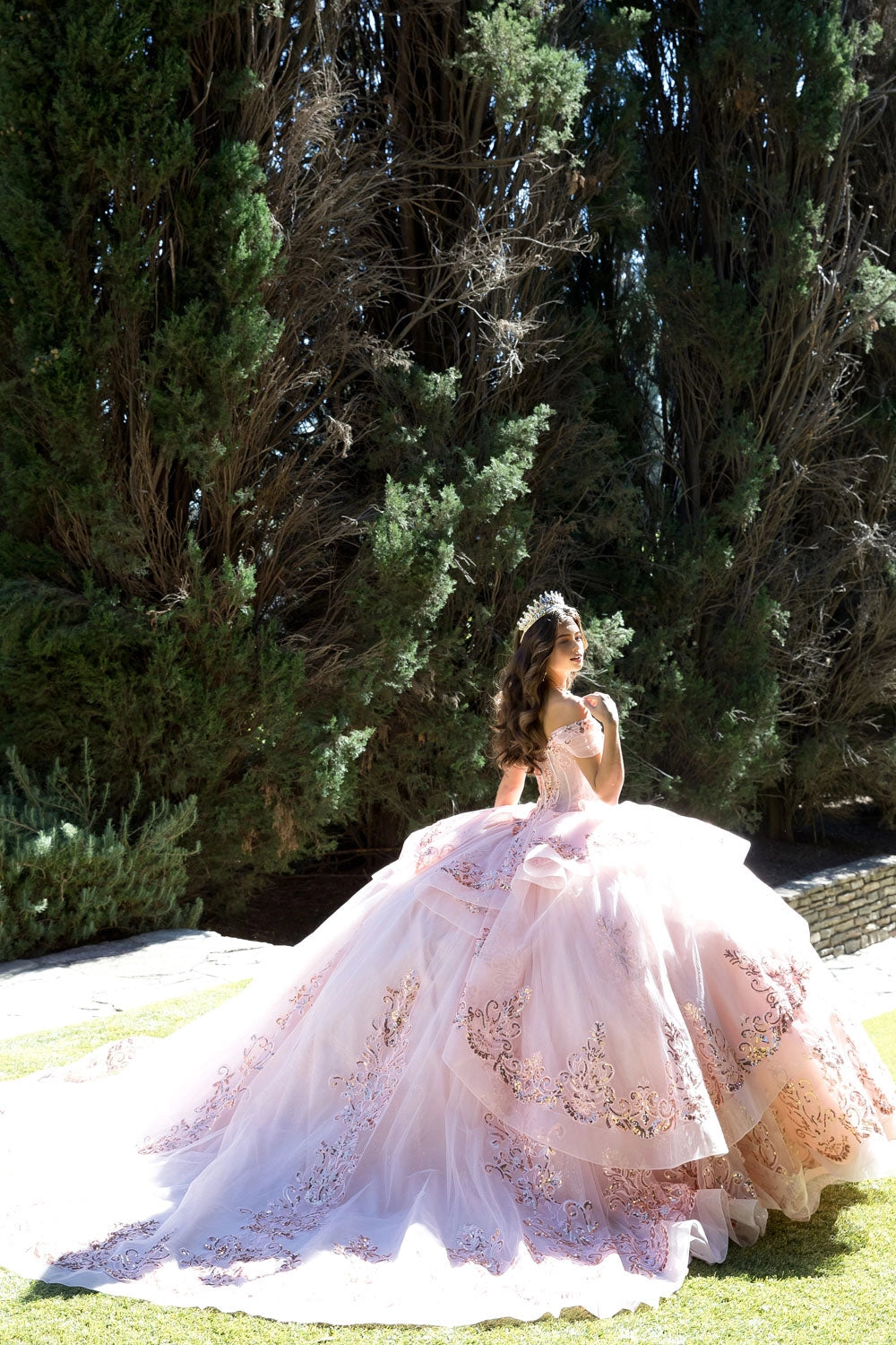 Luxury Ball Gown Sweetheart Off‑Shoulder Corset Back Chapel Train Quinceanera Dress