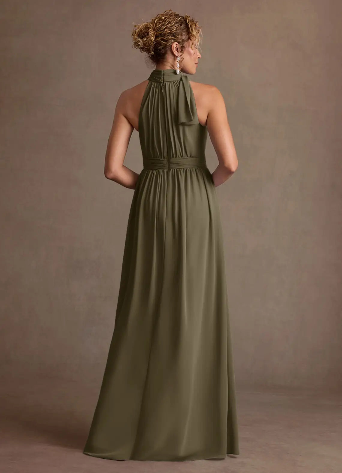 Sophisticated A-line Halter-neck Sleeveless Chiffon Floor-length Ruched-bodice Bow-neck Evening Gown