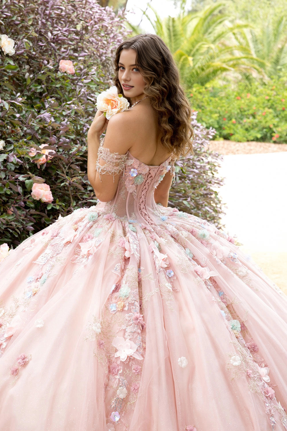 Dreamy Ball Gown Sweetheart Off‑Shoulder Corset Back Chapel Train Quinceanera Dress