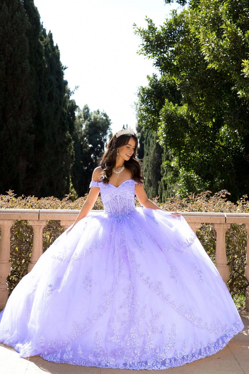 Elegant Ball Gown Sweetheart Off‑Shoulder Corset Back Court Train Quinceanera Dress