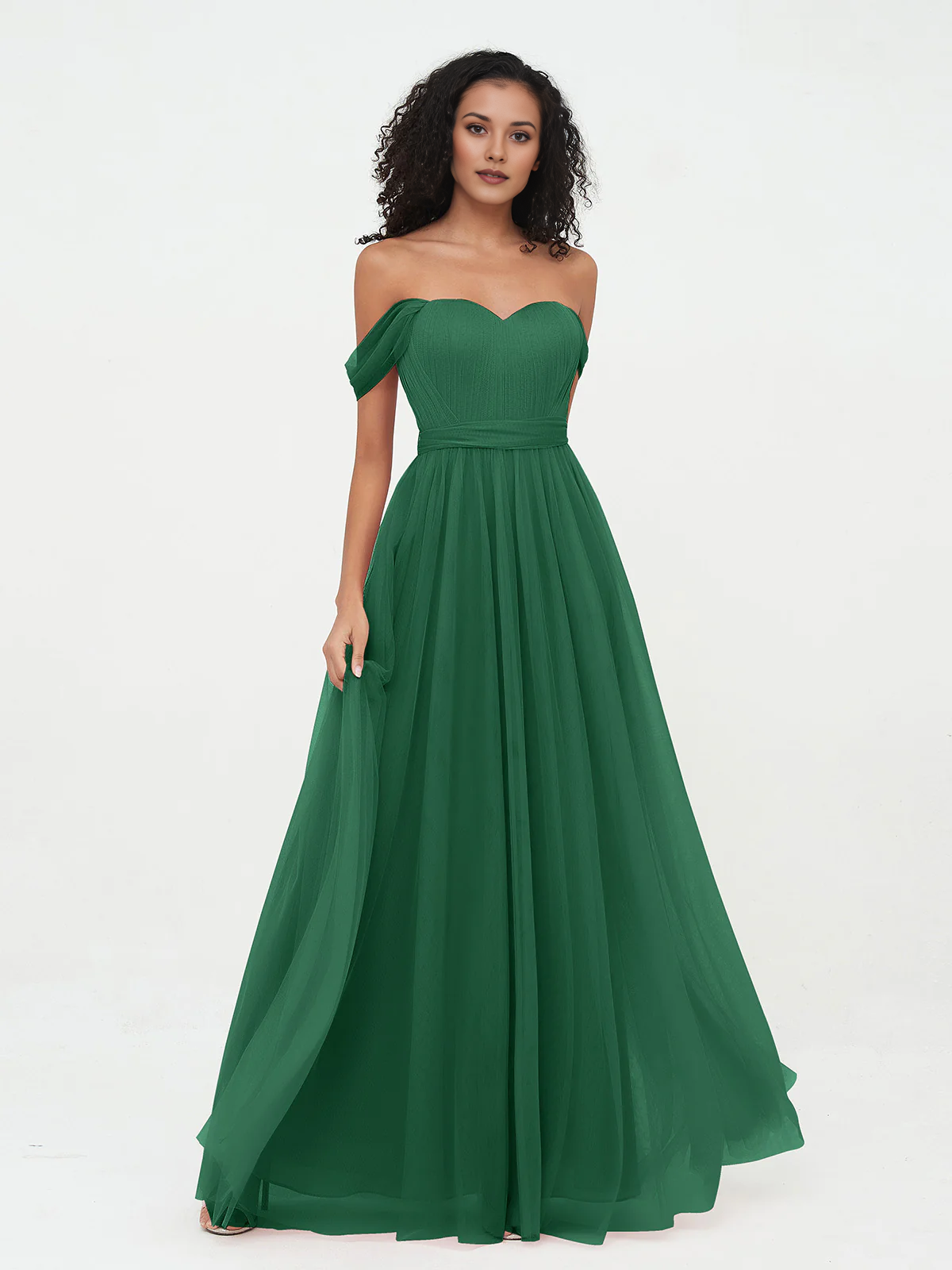 Vestido largo de dama de honor con hombros descubiertos, escote corazón, cintura plisada de tul y lazo en la espalda.