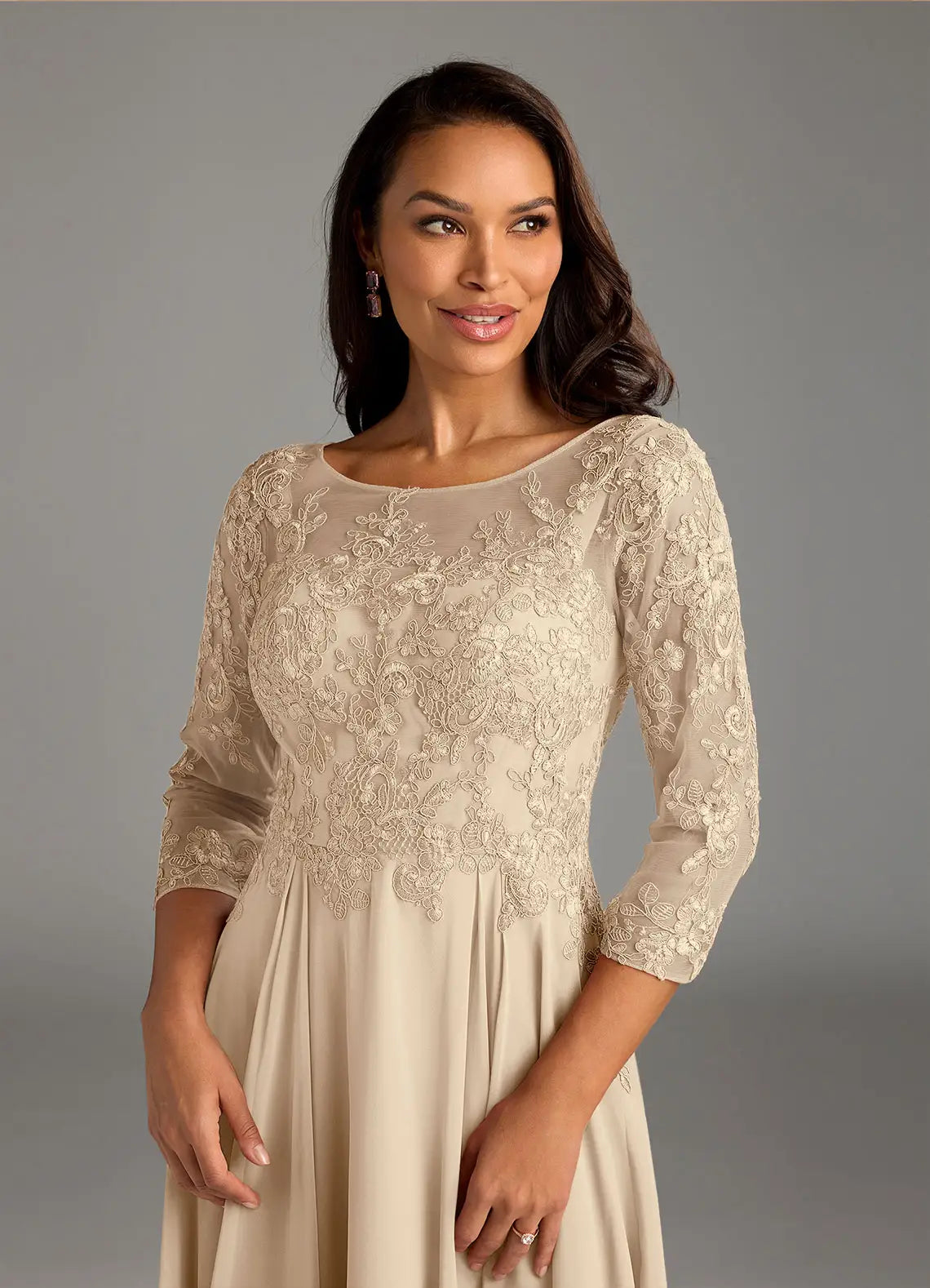 Elegant A-Line Scoop Neck Lace Chiffon Midi Embroidery Mother of the Bride Dress