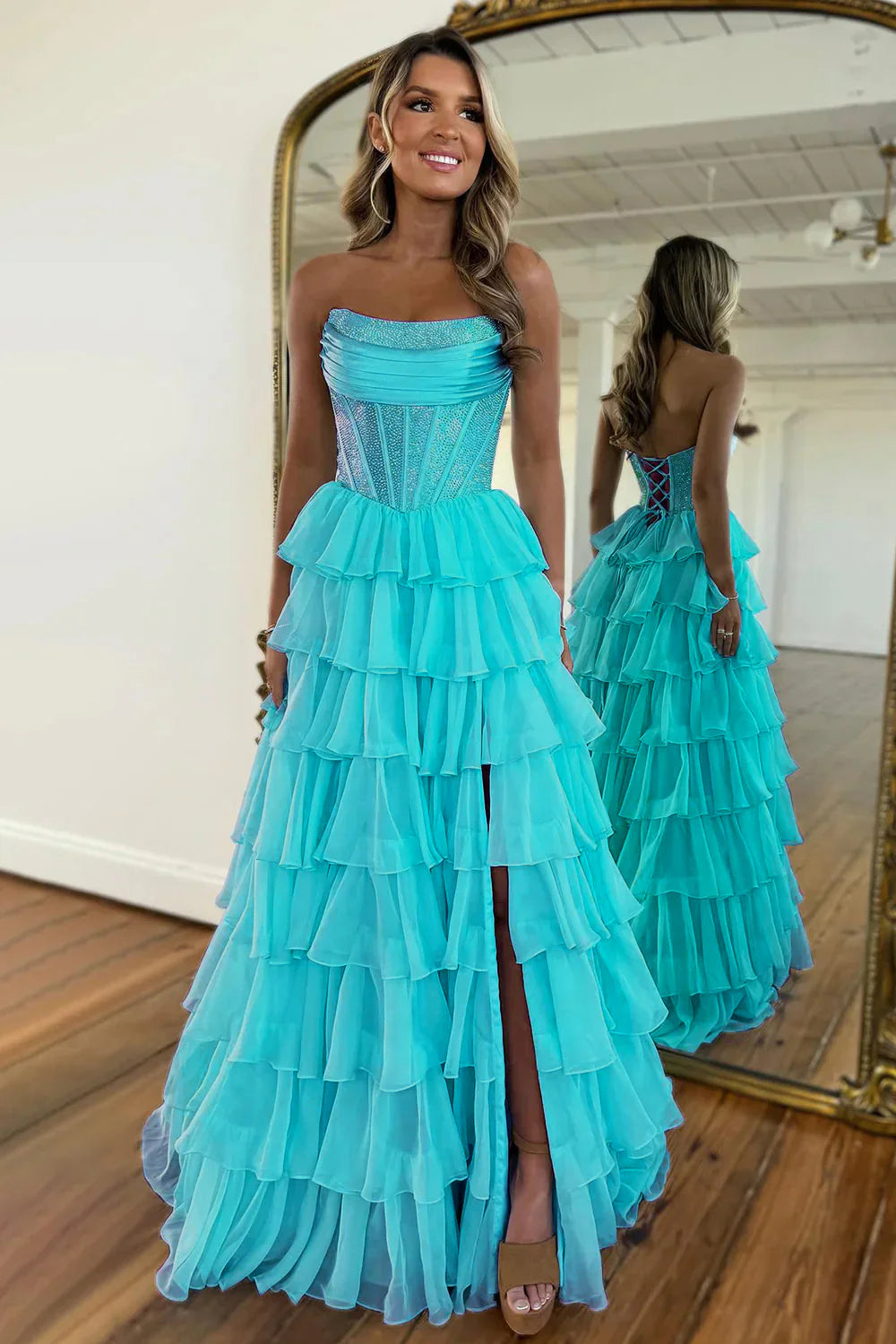 Vestido de fiesta de gasa con corpiño fruncido y escote palabra de honor línea A con pedrería