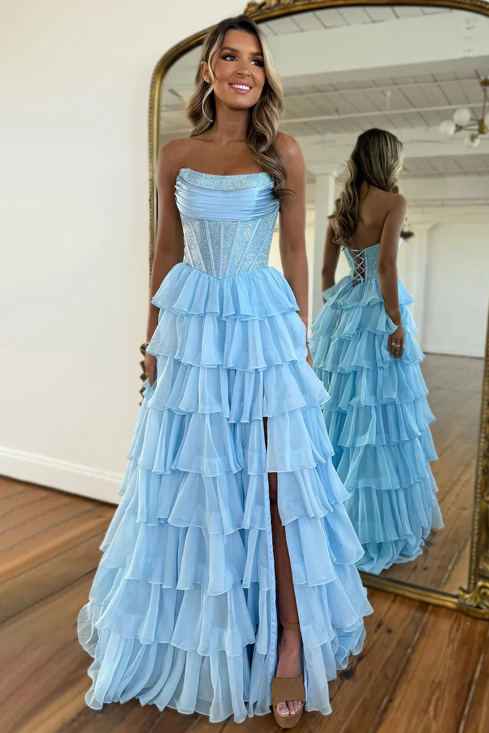 Vestido de fiesta de gasa con corpiño fruncido y escote palabra de honor línea A con pedrería