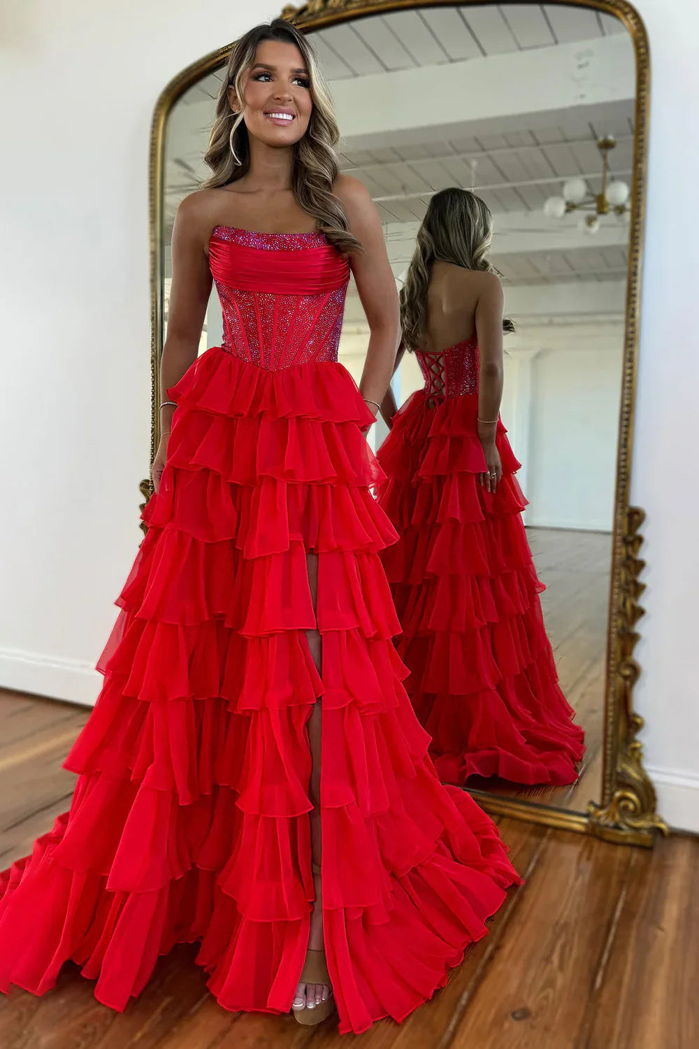Vestido de fiesta de gasa con corpiño fruncido y escote palabra de honor línea A con pedrería
