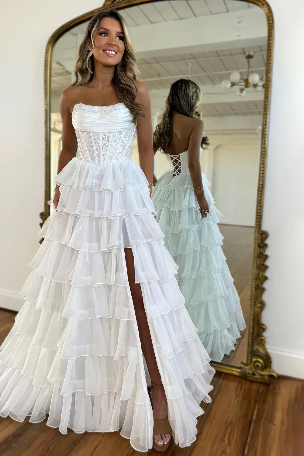 Vestido de fiesta de gasa con corpiño fruncido y escote palabra de honor línea A con pedrería