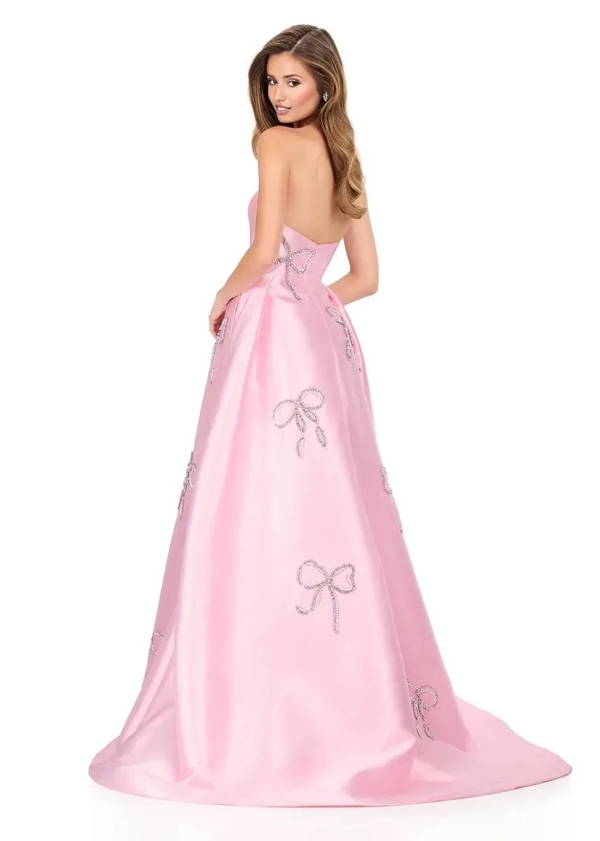 Elegante Vestido de Fiesta Largo con Abalorios y Lazo de Satén sin Tirantes Corte Princesa con Falda Acampanada