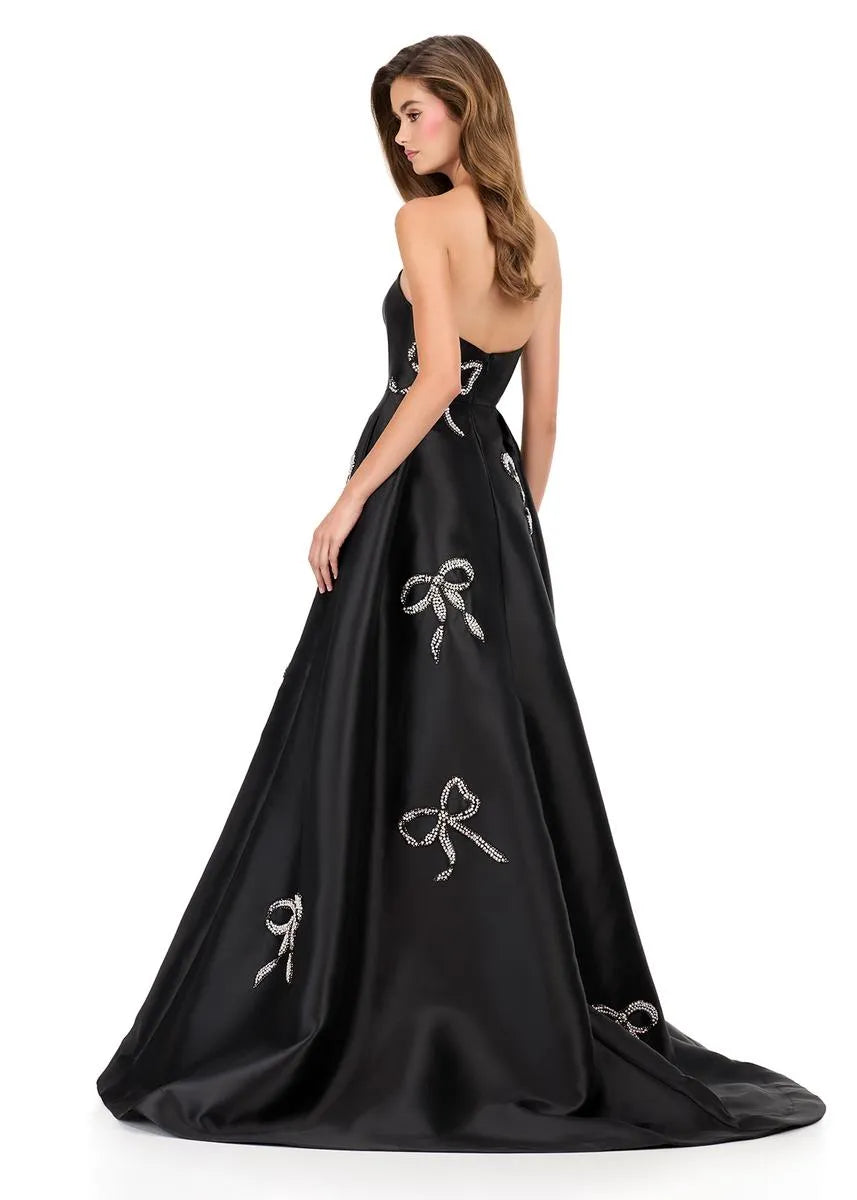 Elegante Vestido de Fiesta Largo con Abalorios y Lazo de Satén sin Tirantes Corte Princesa con Falda Acampanada