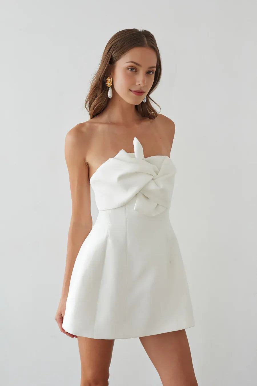 A-Line Strapless Twist Front Bubble Homecoming Dress Mini Cocktail Dress