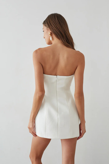 A-Line Strapless Twist Front Bubble Homecoming Dress Mini Cocktail Dress