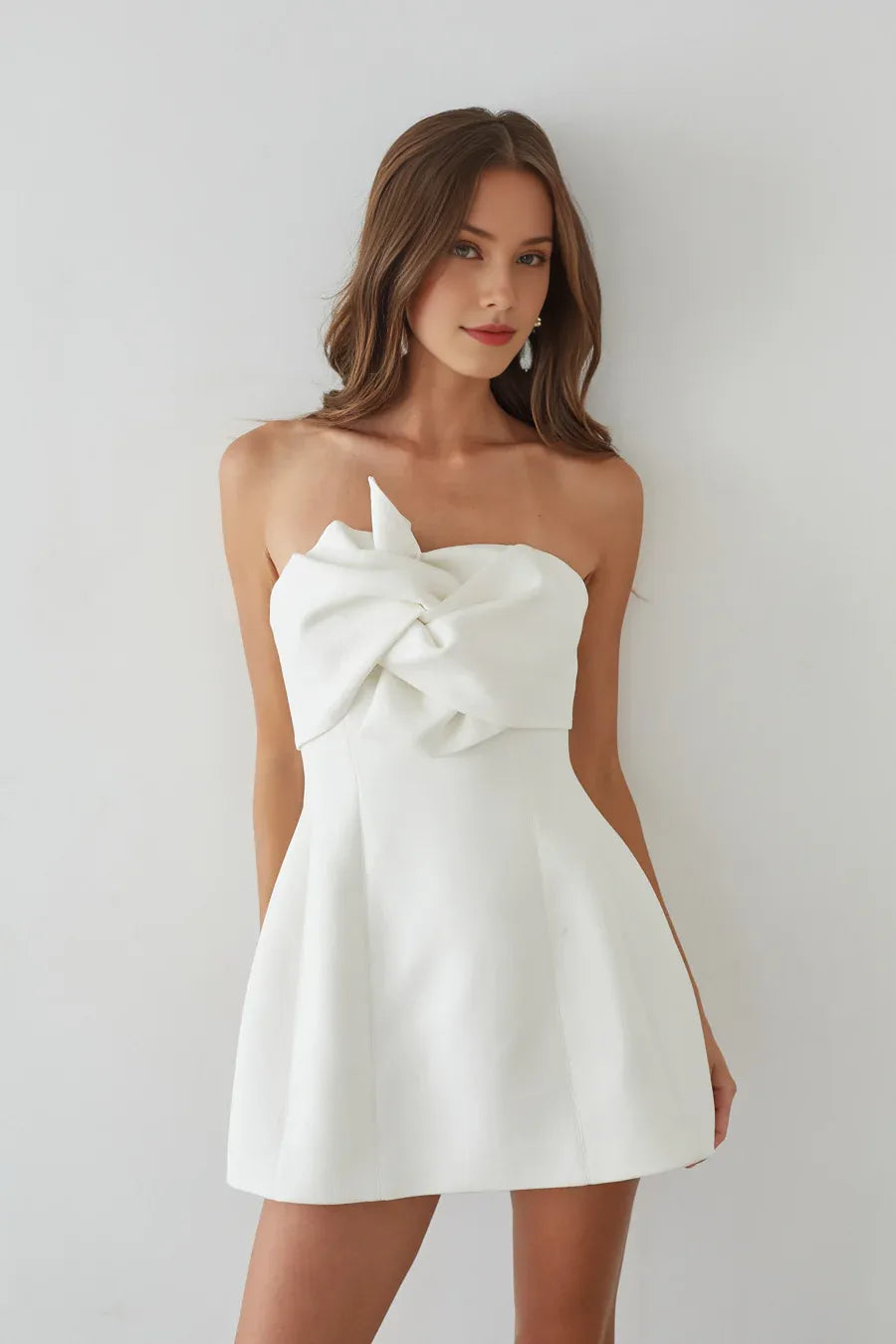 A-Line Strapless Twist Front Bubble Homecoming Dress Mini Cocktail Dress