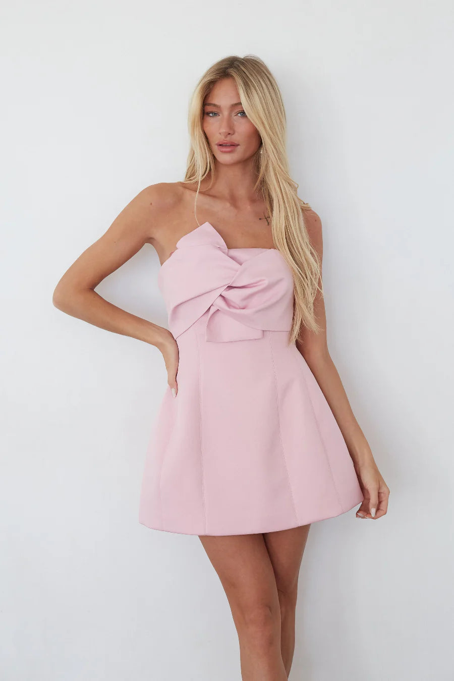 A-Line Strapless Twist Front Bubble Homecoming Dress Mini Cocktail Dress