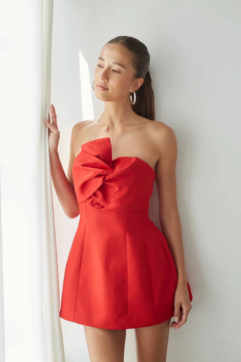 A-Line Strapless Twist Front Bubble Homecoming Dress Mini Cocktail Dress