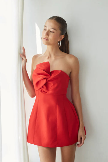 A-Line Strapless Twist Front Bubble Homecoming Dress Mini Cocktail Dress