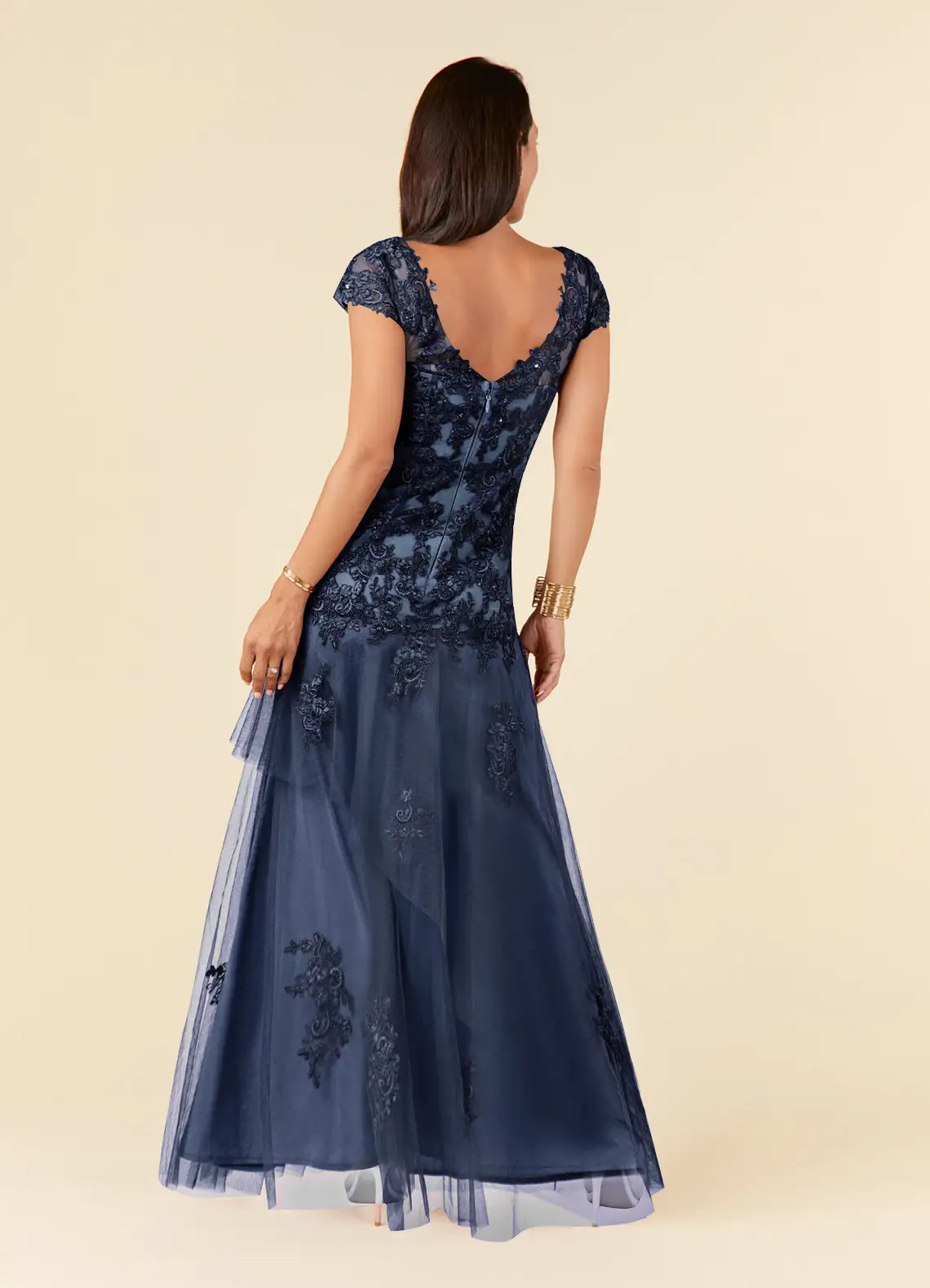 Elegant A-Line V-Neck Lace Tulle Mother of the Bride Dress with Sequin
