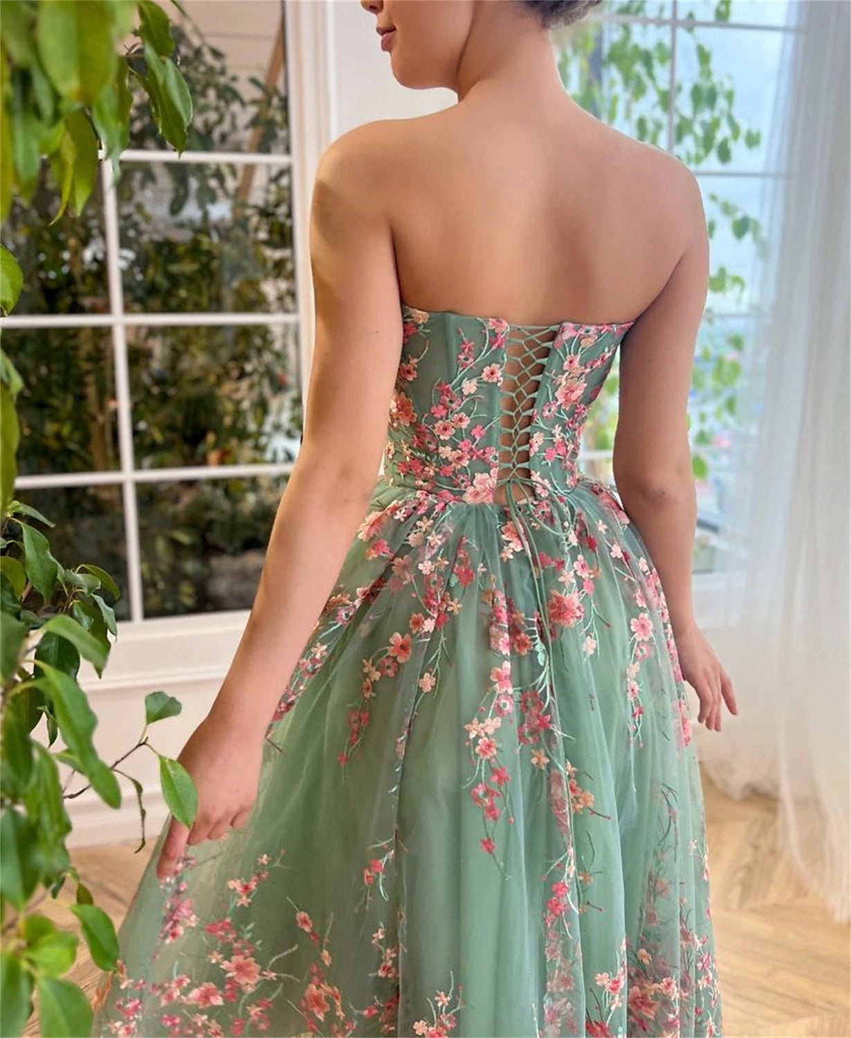 Vedress french countryside tulle formal dress waist tie pocket detail strapless front closeup