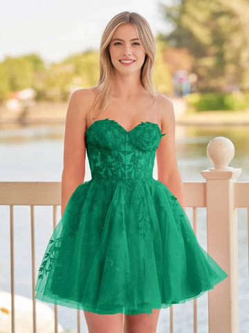 Vestido de tul mini sin tirantes con espalda corsé y línea A estilo cuento de hadas para regreso a casa