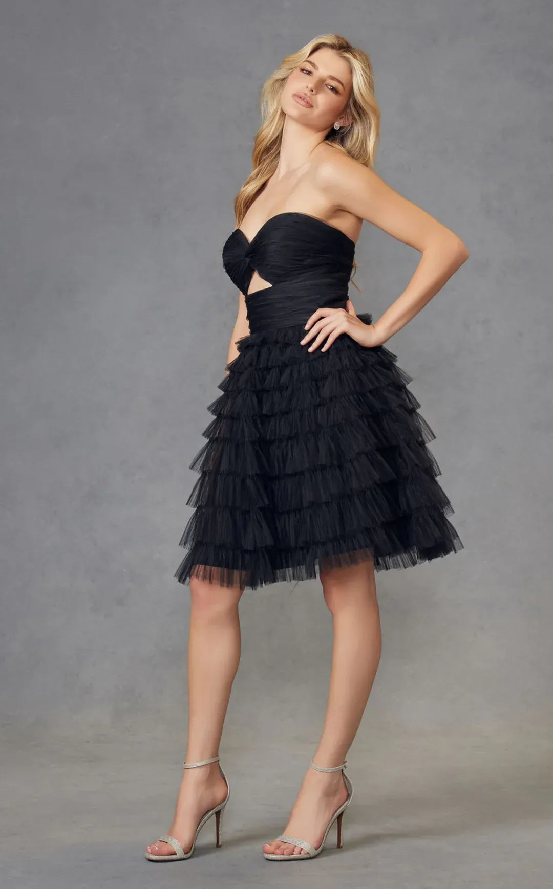 ALine Sweetheart SpaghettiStrap Tulle Tiered LaceUp Short Homecoming Dress