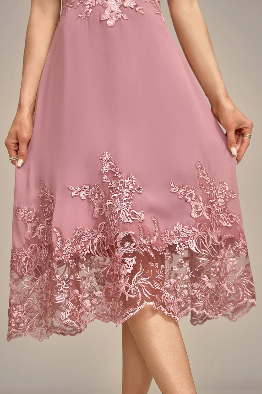 Delicate Aline Bateau Neck Chiffon Lace Mother of the Bride Dress Midi Cocktail Dress