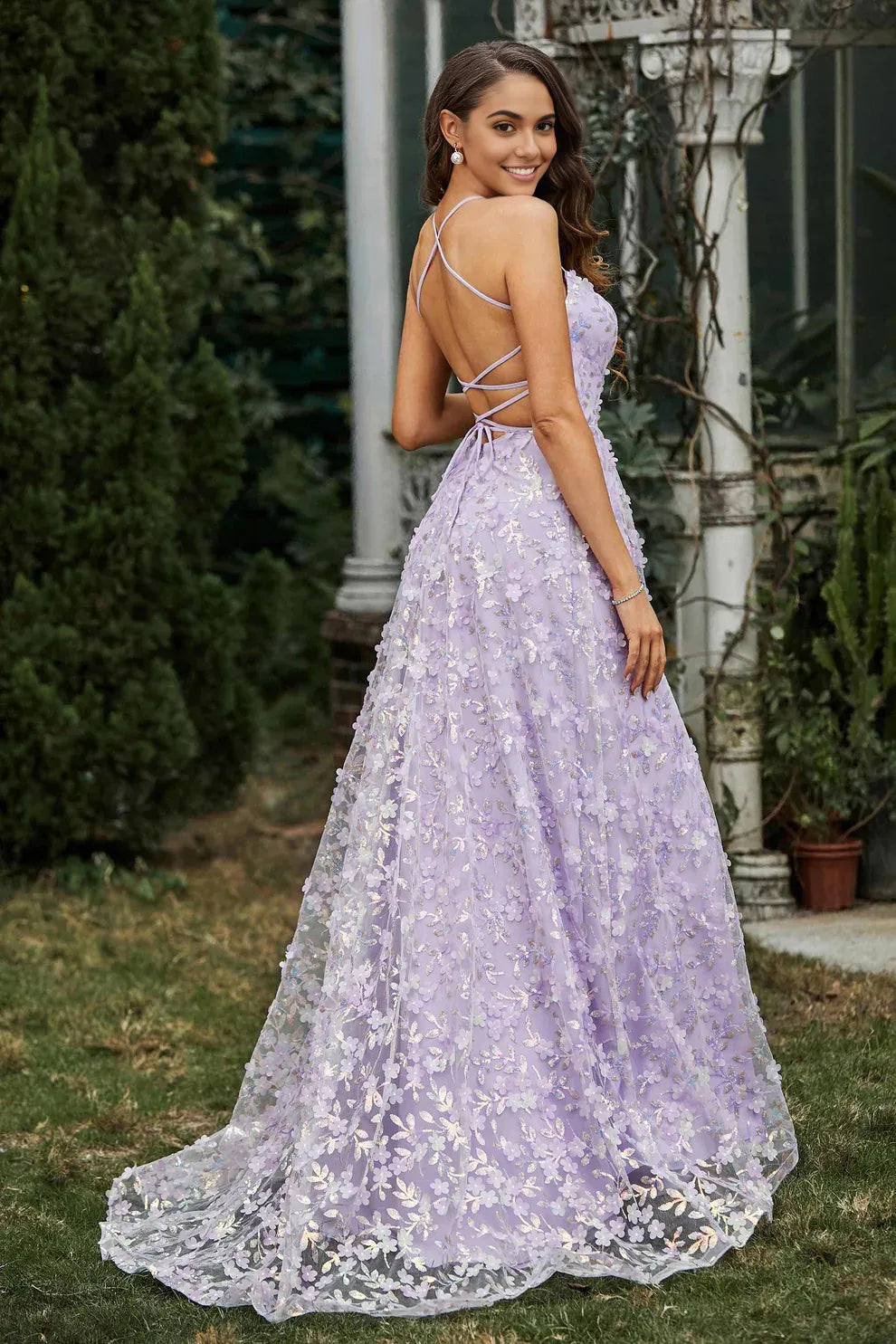 Vestido de noche formal de tul con tirantes finos y escote en A con aplicaciones y abertura