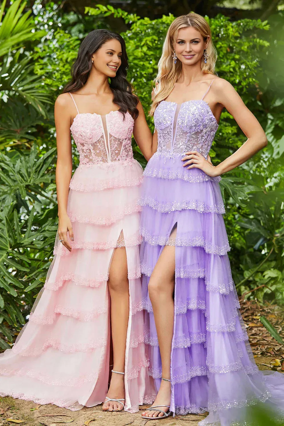 Vestido de noche formal con tirantes finos, escote de princesa, línea A, apliques, tul en capas y abertura