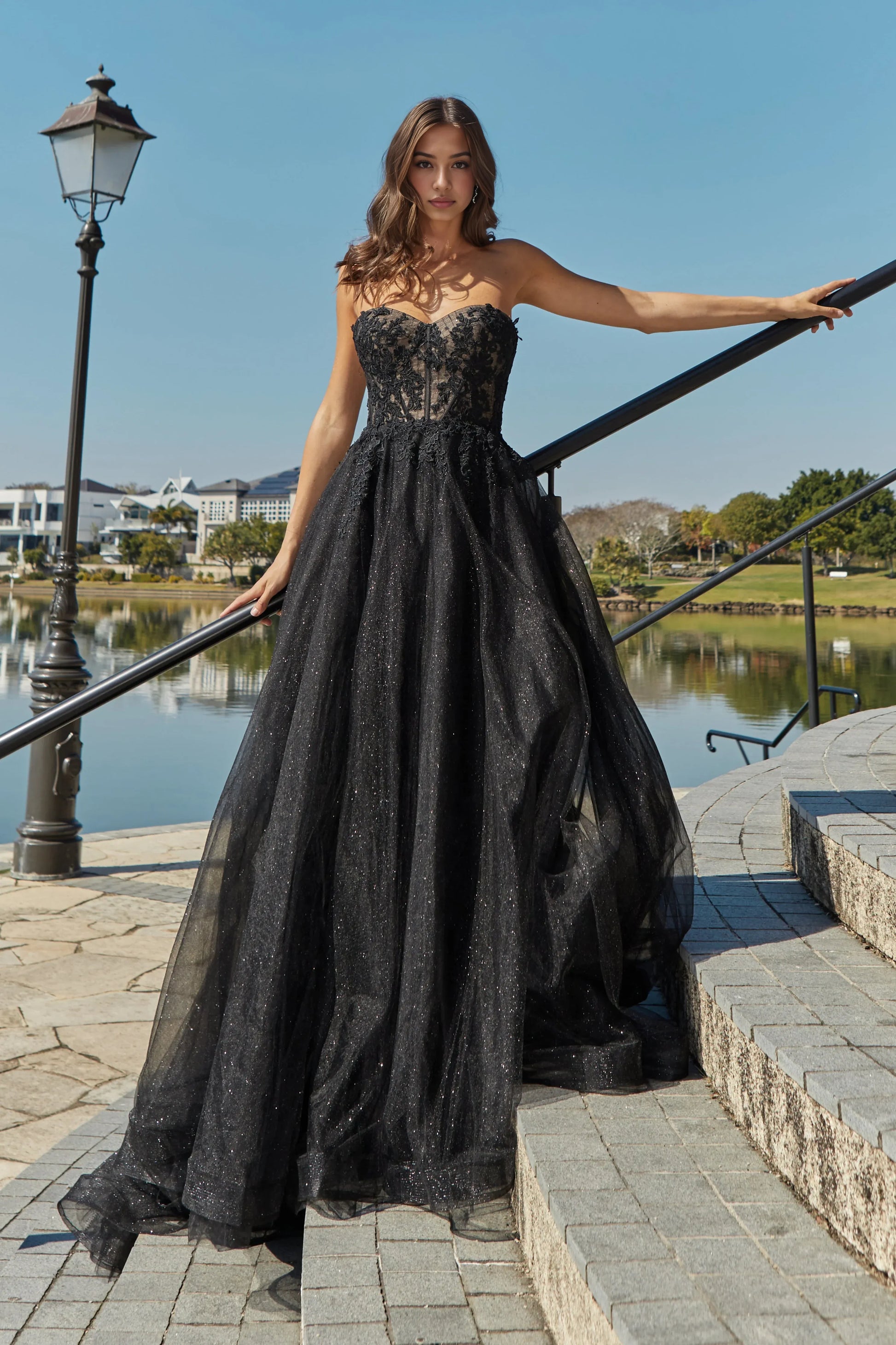 Dramatic A-line Ball Gown Sweetheart Strapless Glitter Tulle Lace Appliqué Prom Dress