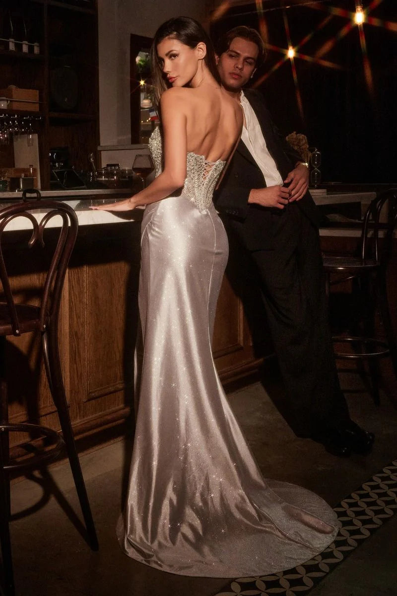 Vestido formal de noche tipo sirena con corsé de cuentas, abertura, escote redondo y de satén