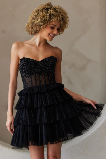 Vestido mini de fiesta de tul con volantes, sin tirantes, con pedrería y silueta A para regreso a casa