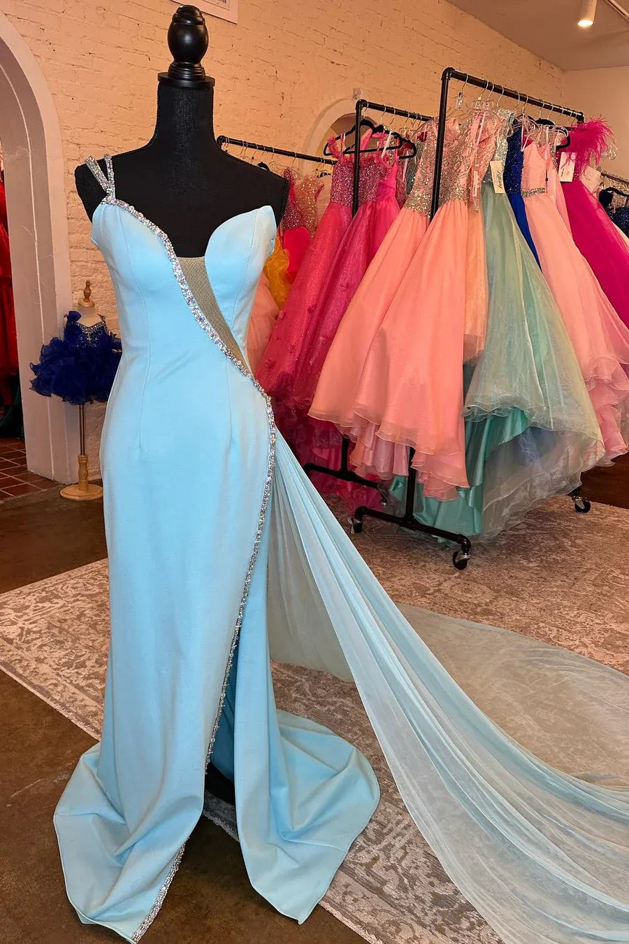 Vestido de Noche Largo hasta el Suelo Tipo Sirena con Escote Corazón, Un Hombro y Pedrería