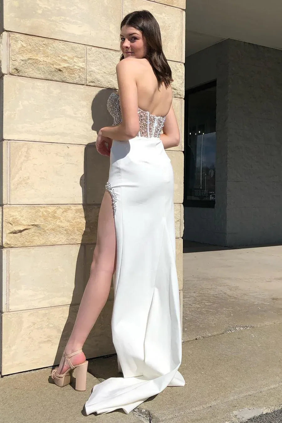 Vestido de Noche Largo de Sirena de Satén con Cuentas, Escote Corazón, sin Tirantes y sin Espalda