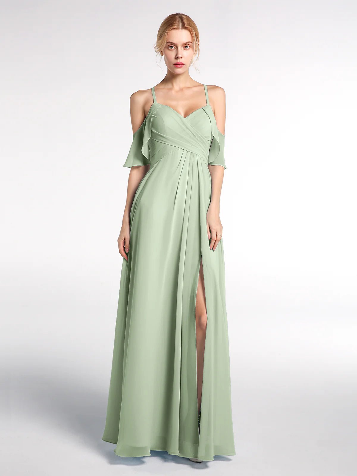 Vestido maxi de chifón para dama de honor con escote corazón, hombros descubiertos, volantes y abertura