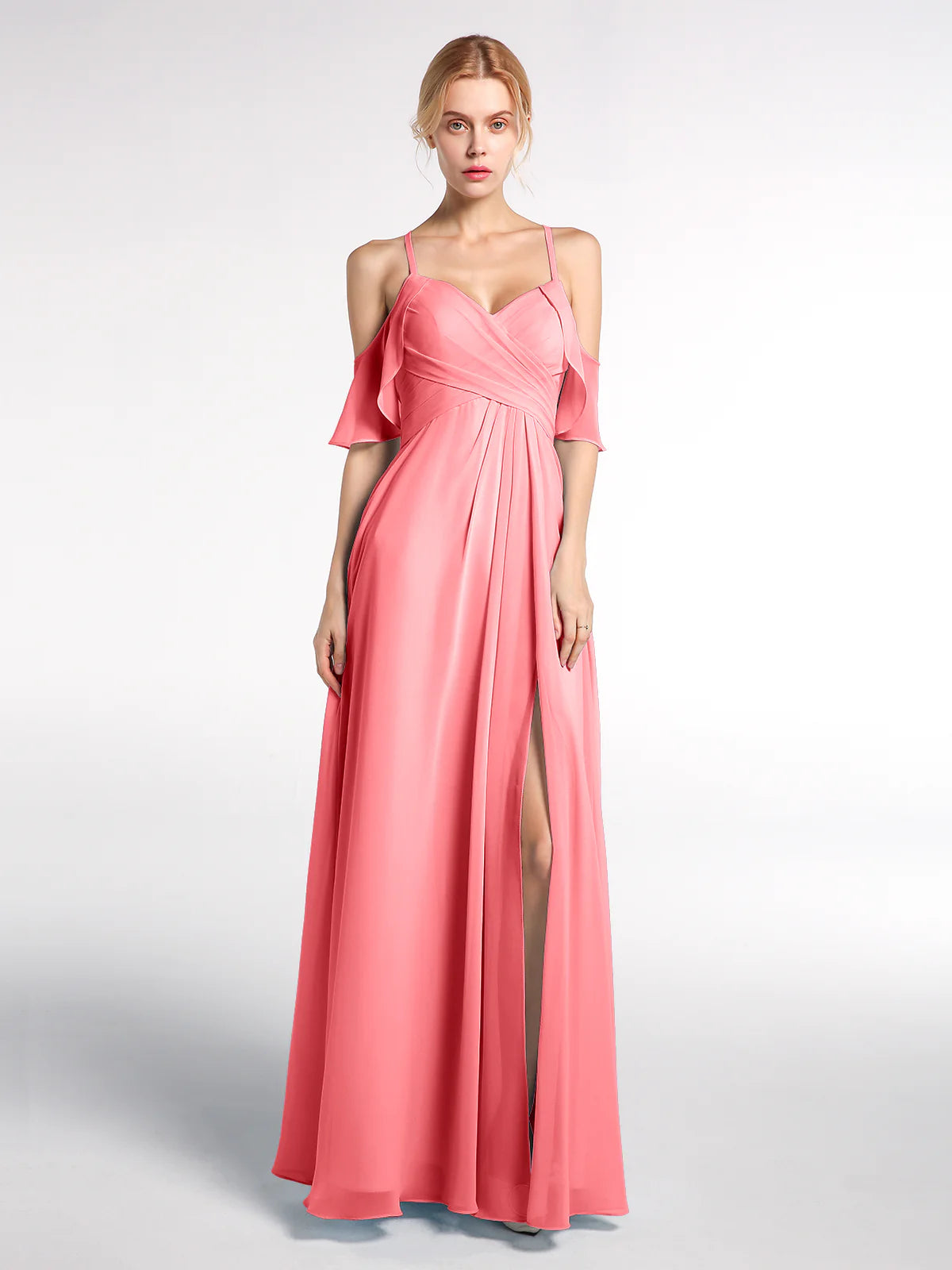 Vestido maxi de chifón para dama de honor con escote corazón, hombros descubiertos, volantes y abertura