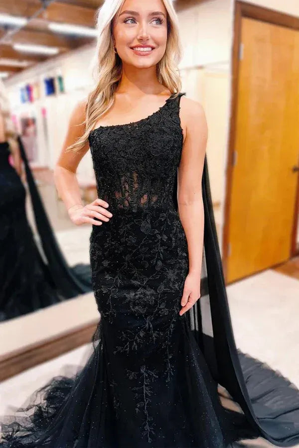 Vestido de fiesta de sirena de encaje negro con capa de un solo hombro