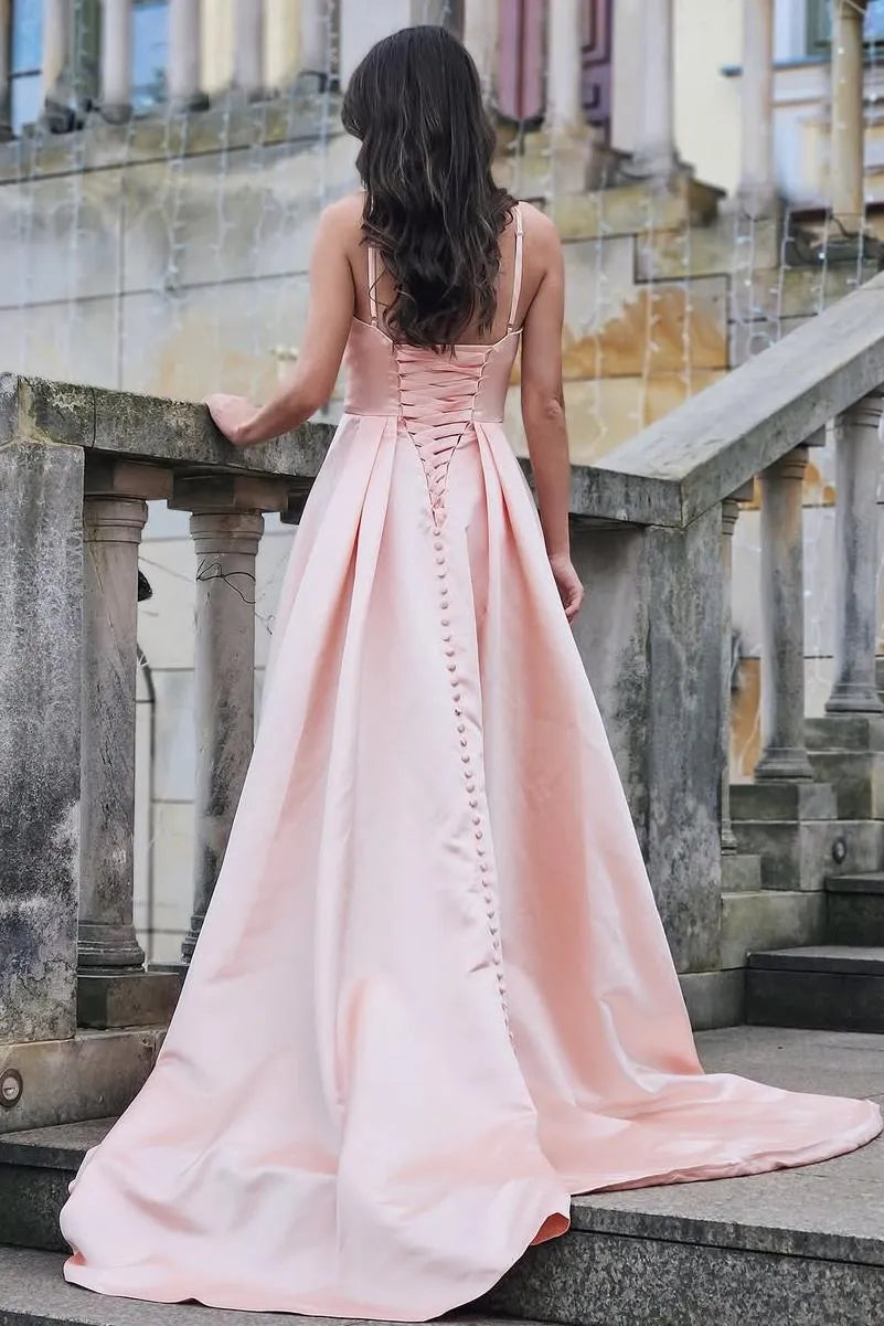 Vestido de fiesta de satén rosa rubor línea A con escote drapeado y tirantes finos