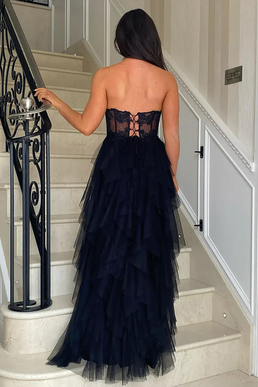 Vestido de fiesta rosa rubor de tul corte A sin tirantes con corsé y abertura alta