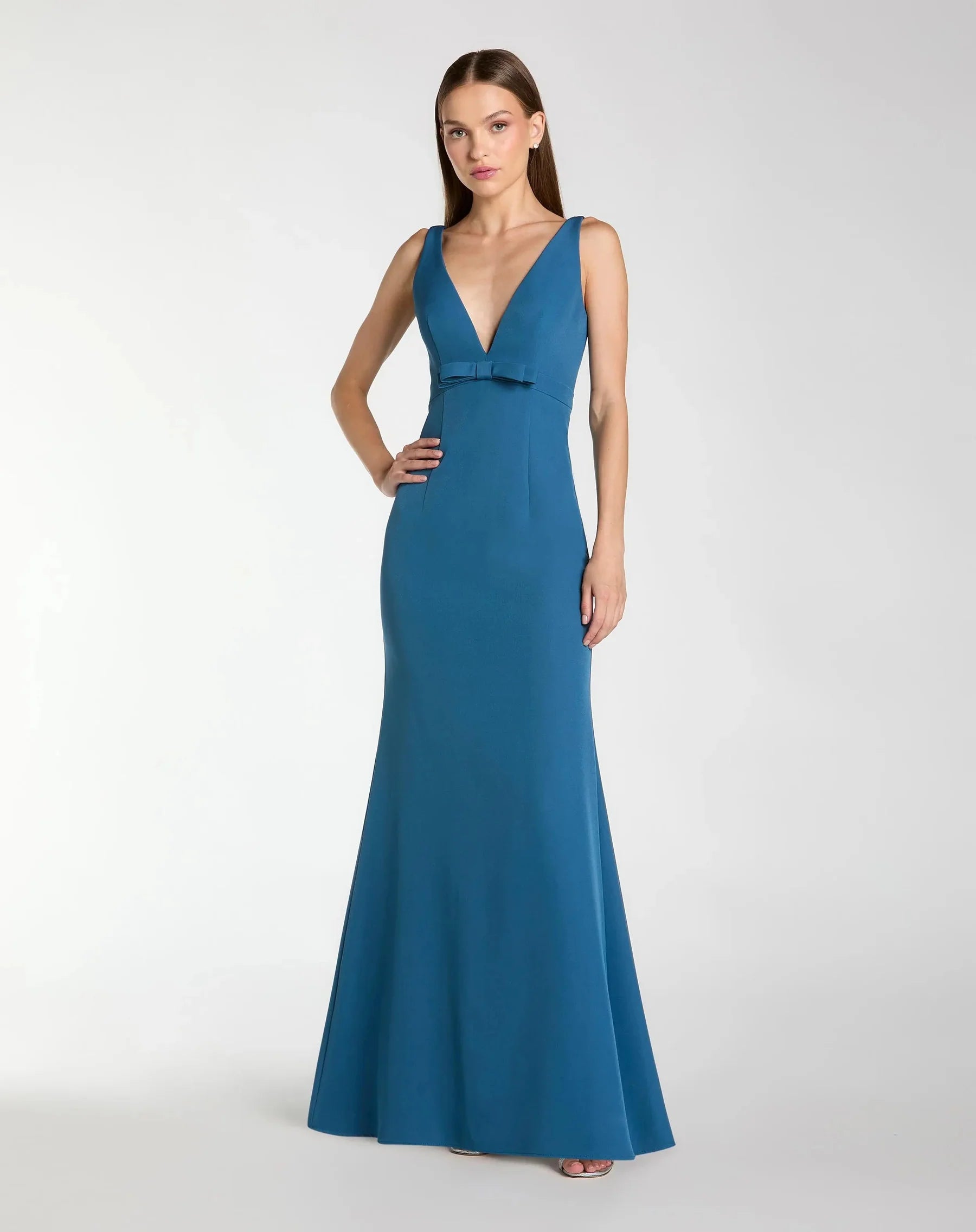 Bow Front V-Neck Sleeveless Crepe Mermaid Gown Wedding Guest Dress