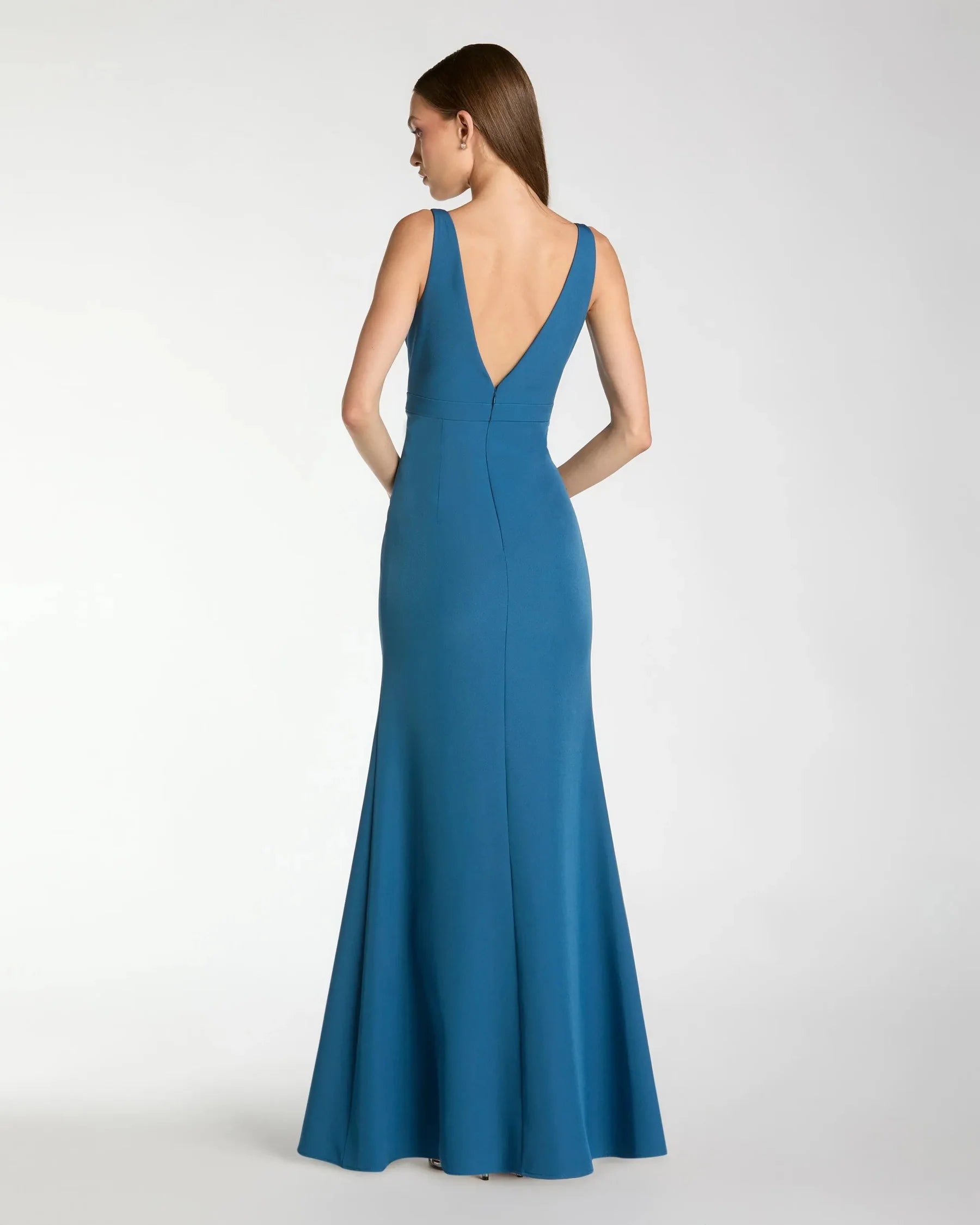 Bow Front V-Neck Sleeveless Crepe Mermaid Gown Wedding Guest Dress