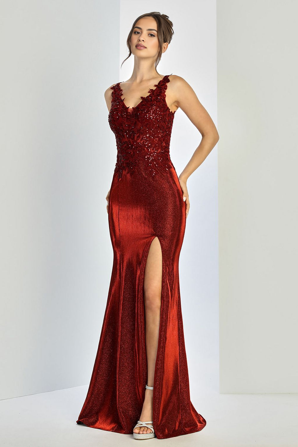 Radiant Champagne Mermaid V-Neck Sleeveless Shimmer Knit Lace Appliqué Evening Gown