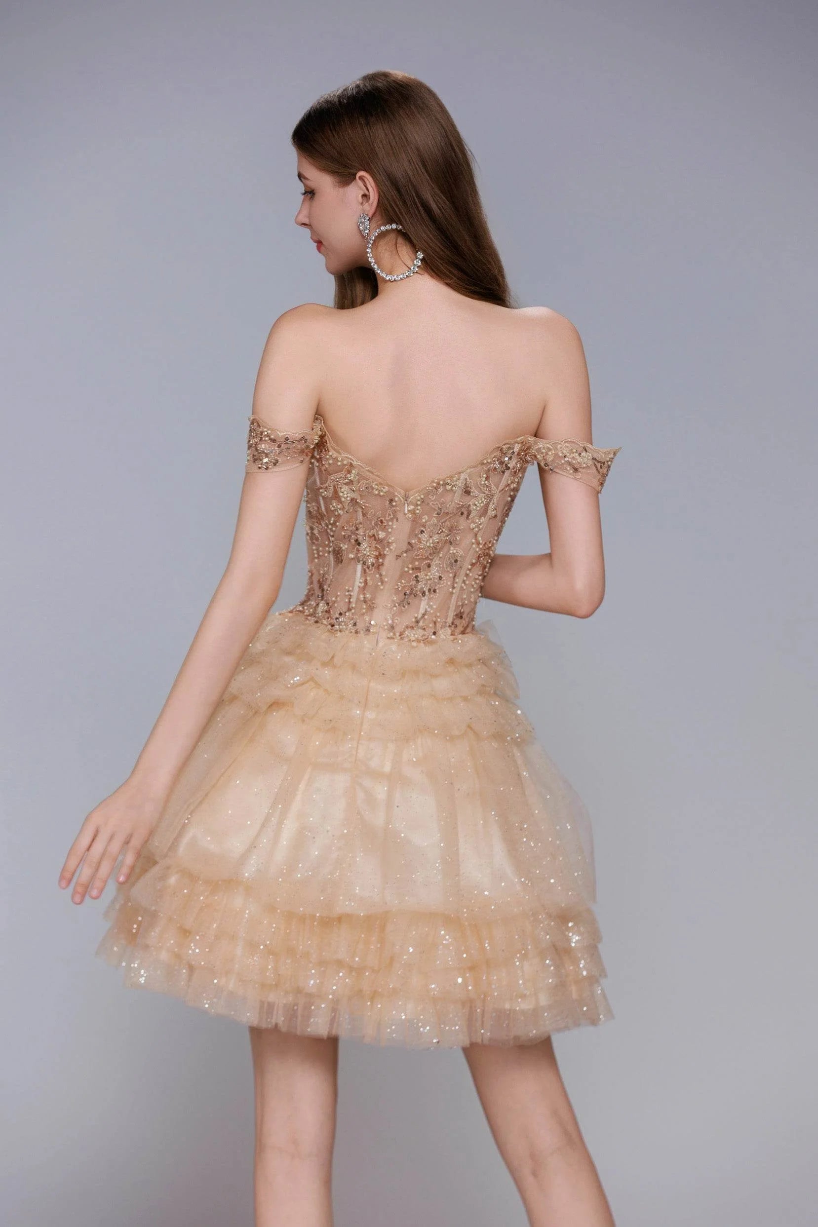 Luxe A-Line Sweetheart Off-Shoulder Tulle Appliqué Homecoming Dress