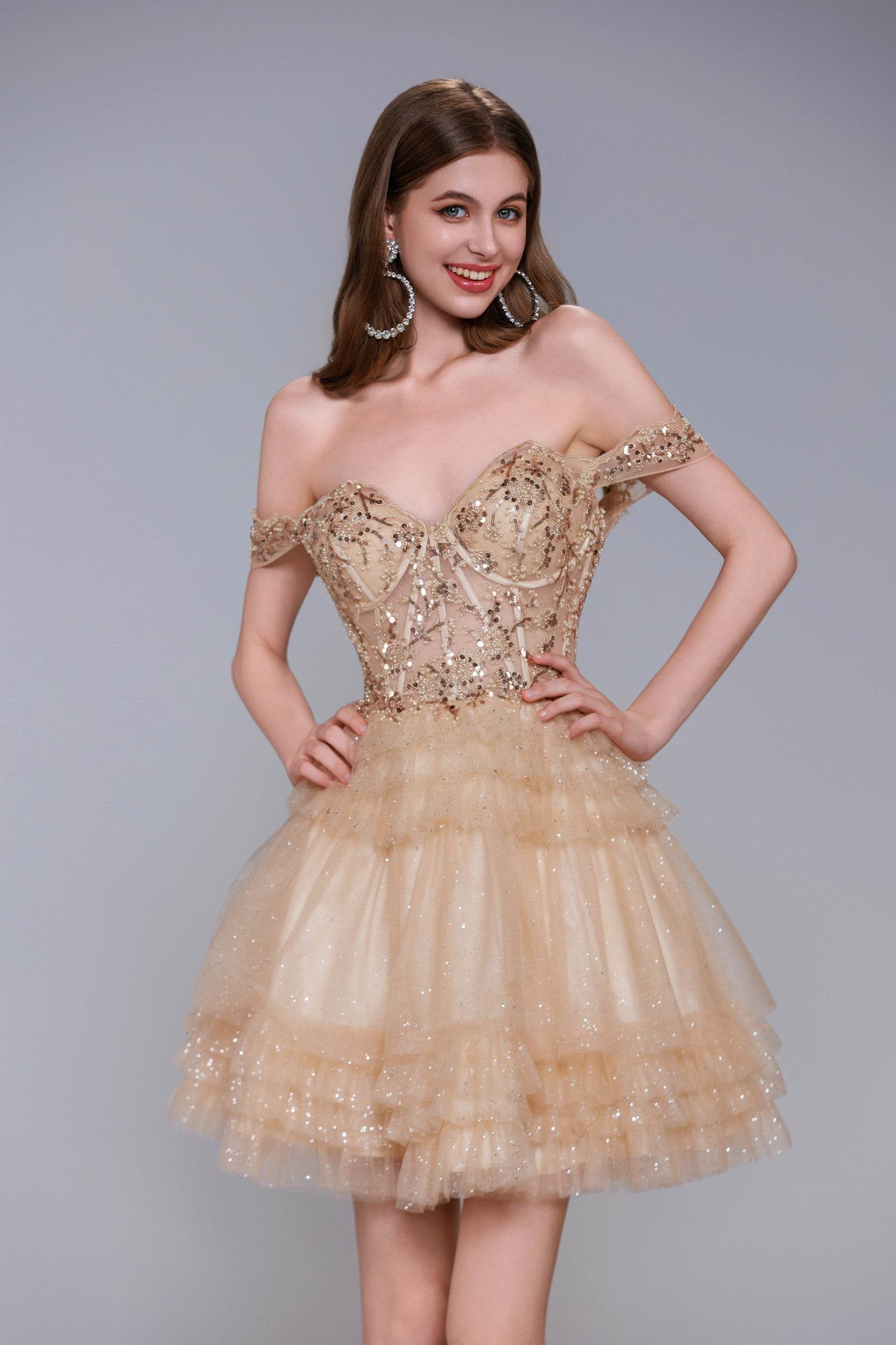 Luxe A-Line Sweetheart Off-Shoulder Tulle Appliqué Homecoming Dress